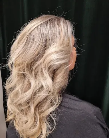 Blonde waves with soft dimension
